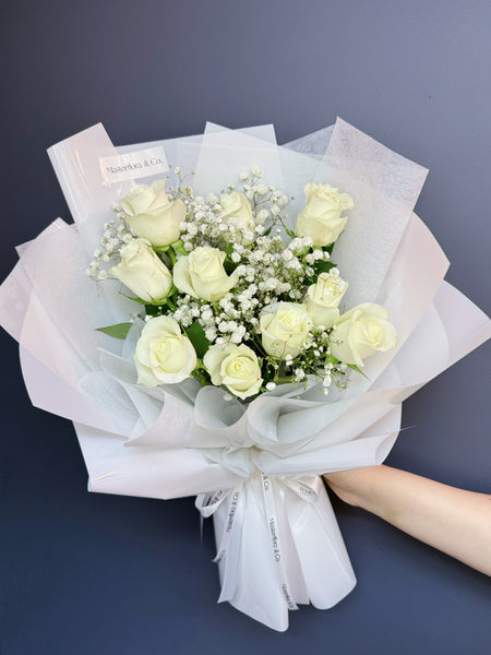 Pure Love (11 Roses) – Masterflora & Co.